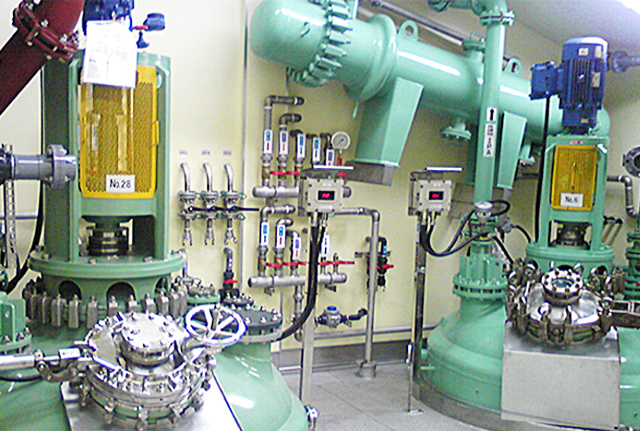 Pharmaceutical manufacturing equipment